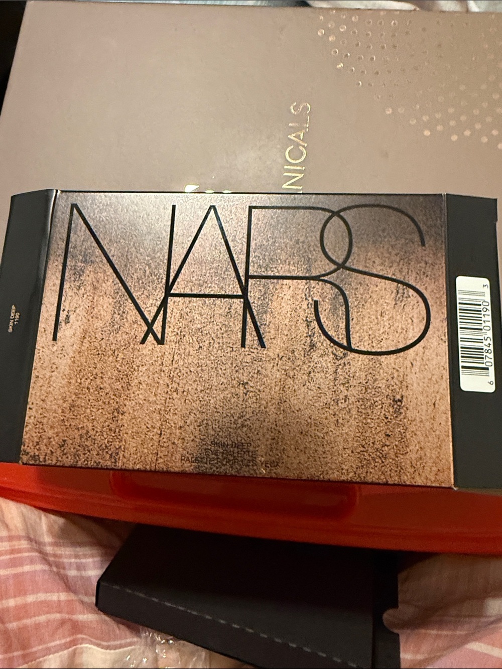 NARS Neutral Eyeshadow Palette — Beige, Brown & Gold Tones - Picture 5 of 6